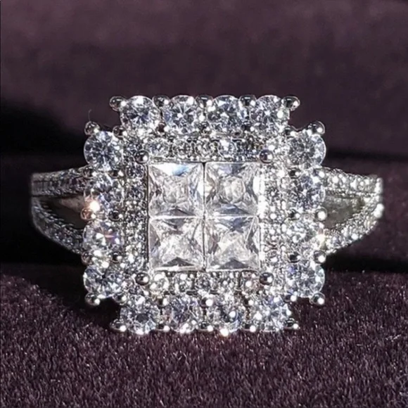 💯 NEW 925 STERLING SILVER DIAMOND HALO RING, CUTE RING, SHINY RING. - Picture 1 of 7